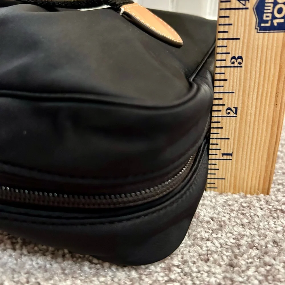 Tory Burch Black Cosmetic Travel Bag - Picture 2 of 5